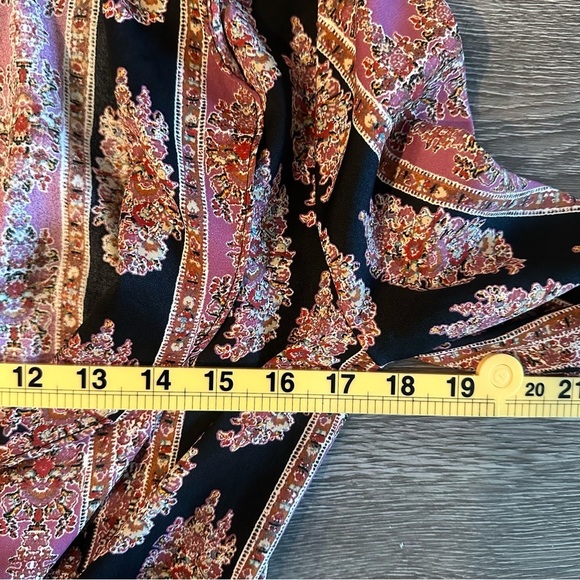 BCBGMAXAZRIA Long Sleeve Surplice Woven Top Size Small - Picture 7 of 8